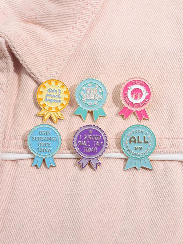 Cute Letter Pattern Medal Shaped Brooch, Fashion Alloy Badge for Women & Men, Enamel Pin Suitable for Backpacks, Jeans, Scarves, Hats Decoration