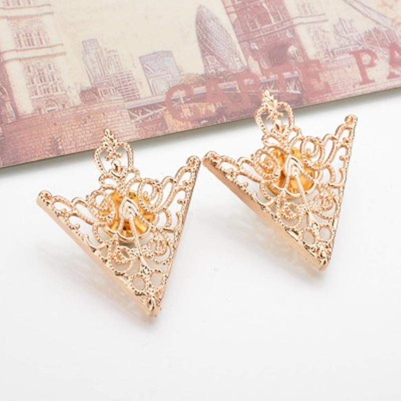 Double Link Chains, Retro Hollow Pattern and Angle Triangle Tassels Collar Pins Brooch Clip Pin Brooches Shirt Collar Decoration Parts with Free Box