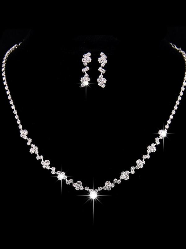 2024 New Stylish 3pcs set Women's Rhinestone Exquisite Jewelry Set, Gorgeous Pendant Necklace & Dangle Earrings, Trendy Jewelry Set for Women As Gift Without Box