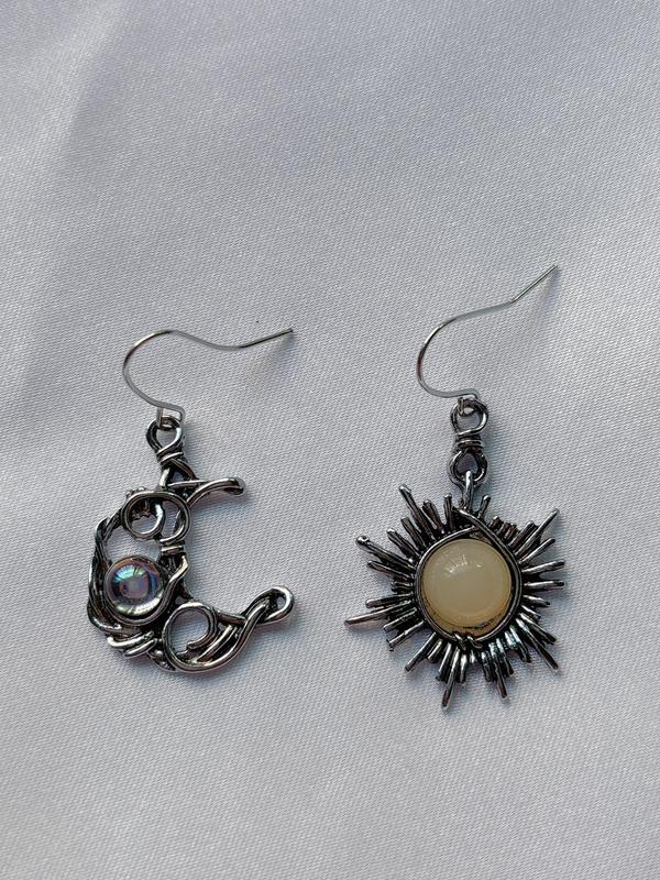 1 Pair Women's Boho Vintage Asymmetrical Sun & Moon Dangle Earrings, Elegant Trendy Dangle Earrings with Artificial Gemstone, Fashionable Jewelry for Women & Girls