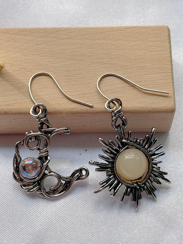 1 Pair Women's Boho Vintage Asymmetrical Sun & Moon Dangle Earrings, Elegant Trendy Dangle Earrings with Artificial Gemstone, Fashionable Jewelry for Women & Girls