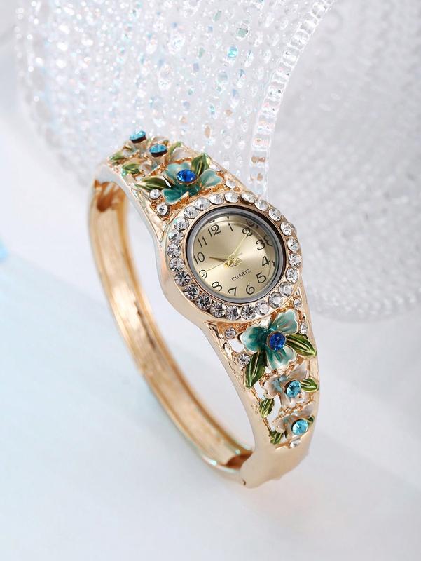 Fashionable Round Women's Quartz Watch with Luxurious Diamond-Accented Bracelet