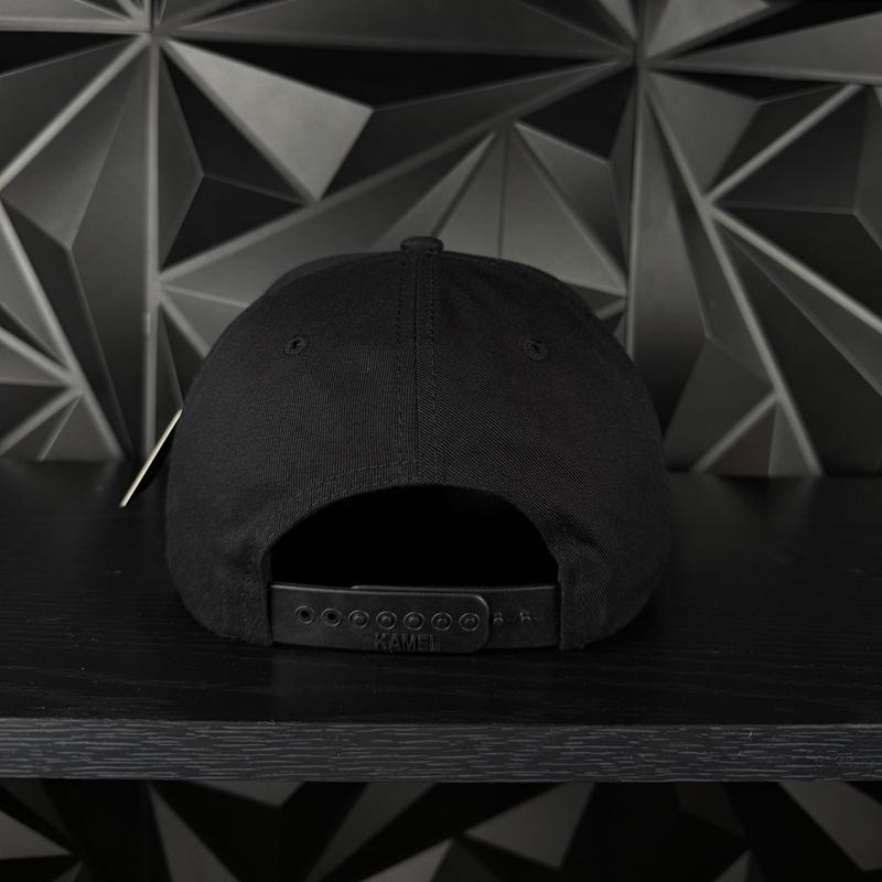 Trébol plate SnapBack hat-black