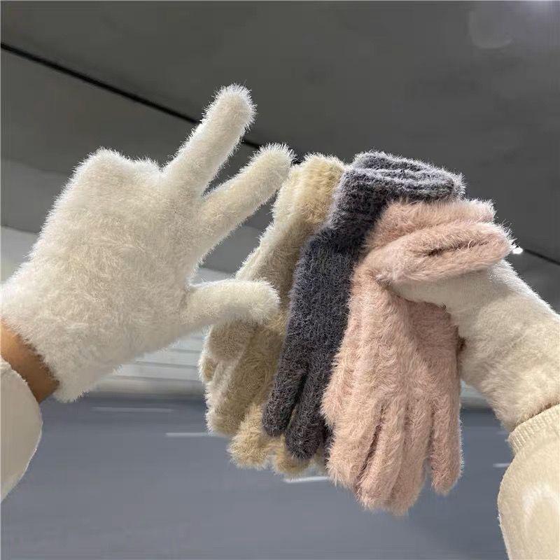 Warm Winter Gloves – Insulated, Non-Shedding, Ideal for Cold Weather and Outdoor Activities