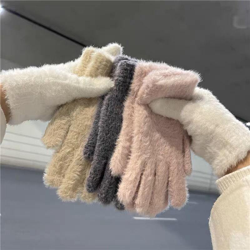 Warm Winter Gloves – Insulated, Non-Shedding, Ideal for Cold Weather and Outdoor Activities