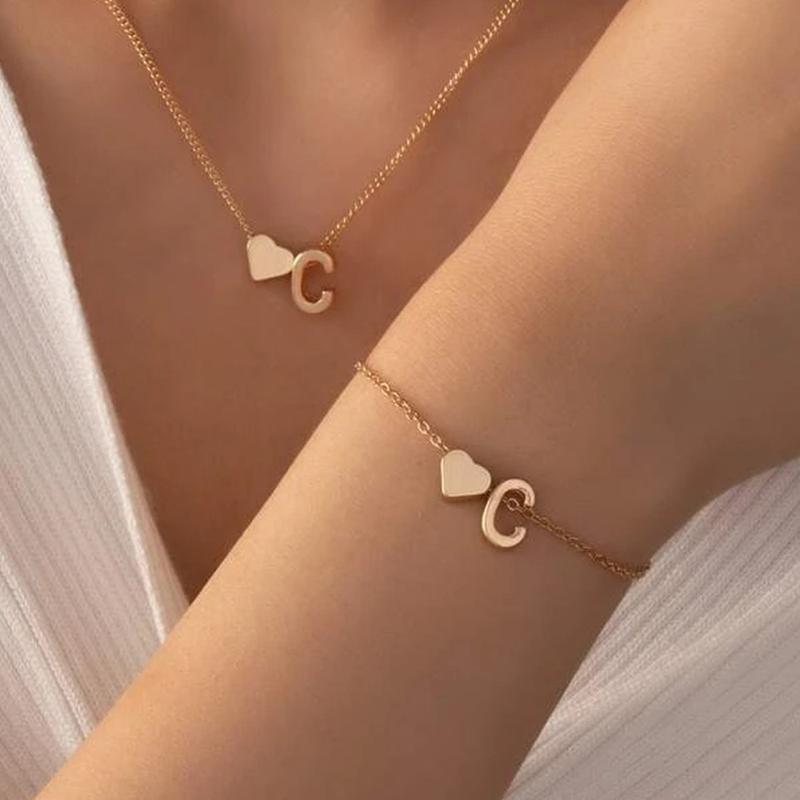 Alphabet Necklace 2 PCs Set, Initial Letter Necklace & Bracelet Suit, A- Z, Simple 26 Letter Heart Shaped Love Pendant Bracelet Clavicle Chain, Suitable for Women Girl Family Sister Friend Gift, Christmas Birthdays and Valentine's Days Thanksgiving Day